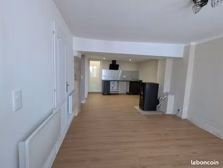 f4 agréable maison de ville refaite à neuf à boulay