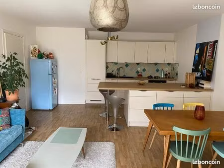 t3 meublé avec grande terrasse