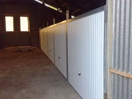 box garage parking chavagne 13 m²