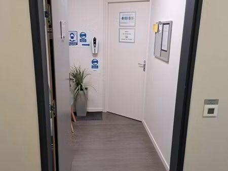 local medical ou paramédical dans pôle santé
