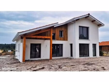 maison 1 pièce 120 m²