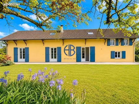 maison 9 pièces 318 m²