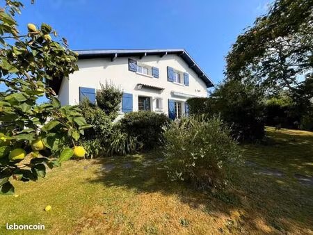 maison 6 pièces 178 m²
