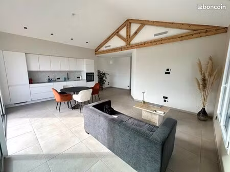 maison de plain-pied rénovée avec patio