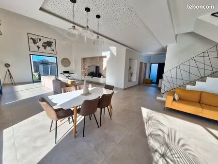 maison contemporaine avec piscine  dpe a