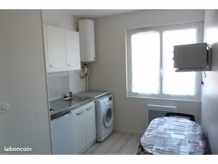 studio meuble charges comprises : eau chaude  électricité  chauffage