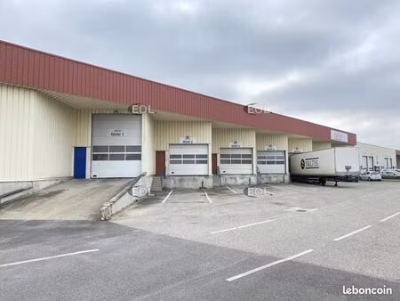 local d'activité 1 790 m²