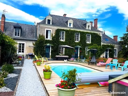maison de maître 270 m² – 6 chambres – piscine – 4 800 m²