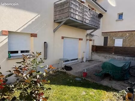 prunay: très bel appart t3 en rez de jardin