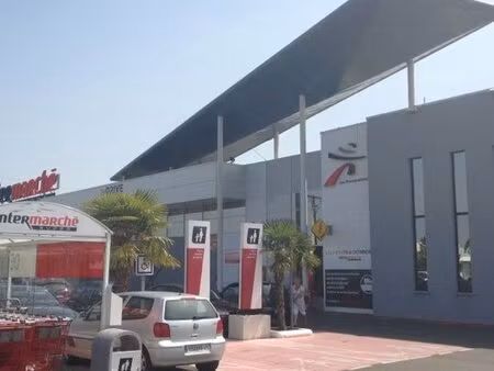 commerce 50 m²