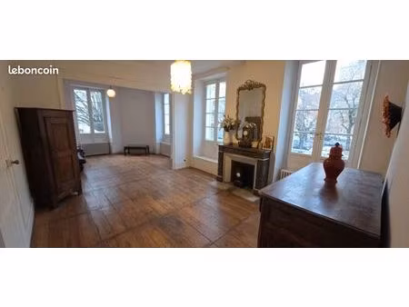 immeuble 210 m² cahors