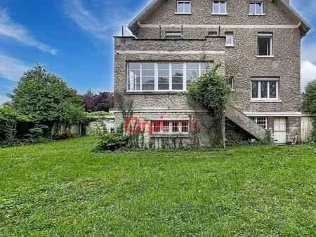 immeuble 11 pièces 240 m²