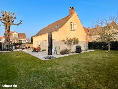 maison familiale  chantilly bois st denis