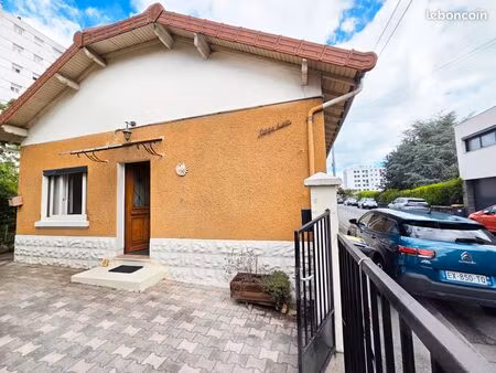 petite maison de plain-pied – 65 m² – très bon état