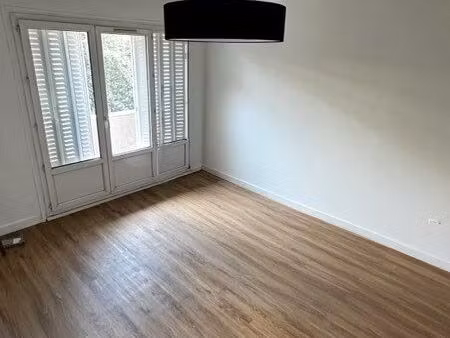 t2 • 45 m2 . grenoble 38000 quartier parc paul mistral - clémenceau