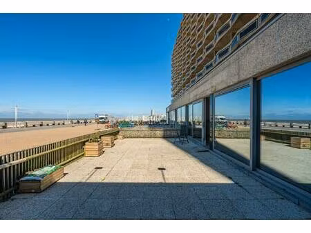 gelijkvloers appartement (165m²) met zeezicht te oostende