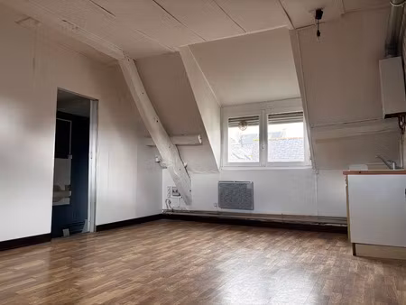 vente studio dernier étage centre port.