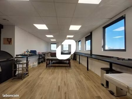 bureau 158 m²