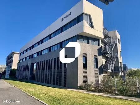 bureaux 731 m²