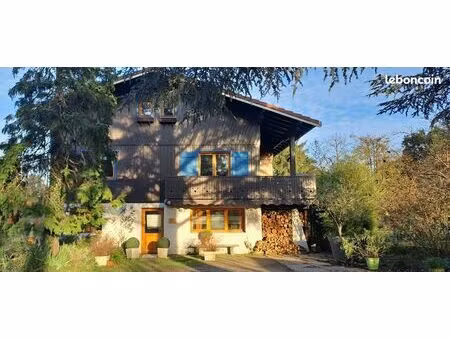 authentique chalet savoyard sur terrain arboré
