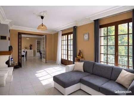 maison 100 m² – sous-sol complet – terrain 1 092 m² – 3 chambres – chauffage pac – gare ly