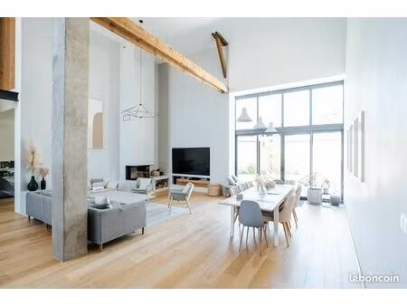 magnifique grange rénovée aux portes de reims