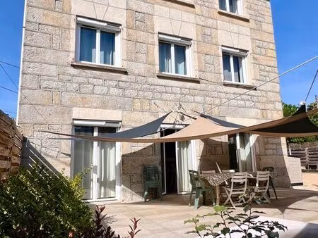 maison en pierre entièrement rénovée