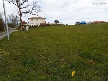 terrain 1100 m²