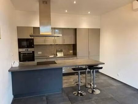 à louer appartement une chambre avec place de parking