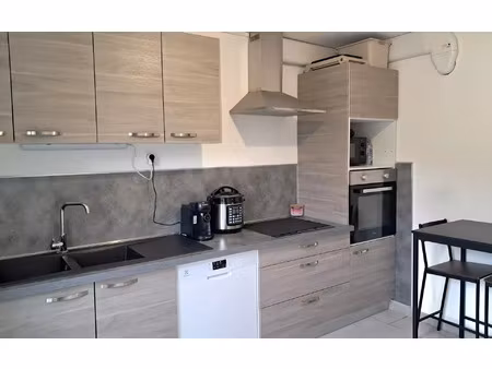 location appartement  m² t-3 à chasse-sur-rhône  890 €