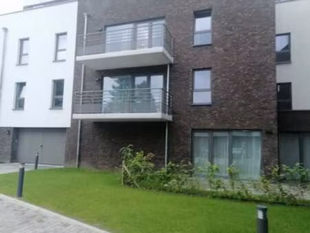 très bel appartement 1 chambre avec cave et parking ext.