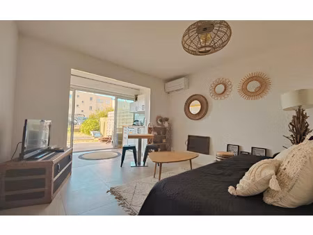 location appartement  m² t-2 à six-fours-les-plages  714 €
