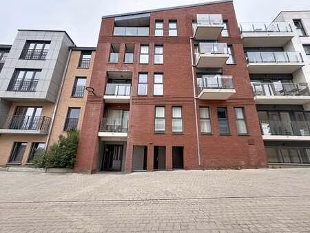 studio lumineux avec balcon – louvain-la-neuve