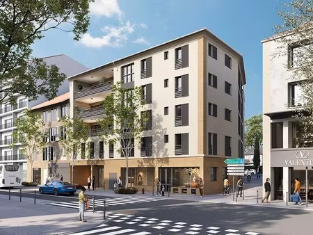 vente commerce 82 m² à 420 m²