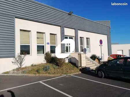 bureaux 674 m²