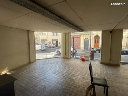 local commercial 255 m²