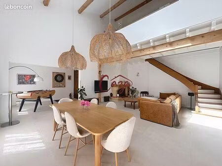 maison 8 pièces 230 m²