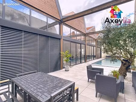 loft/atelier/surface 7 pièces 240 m²