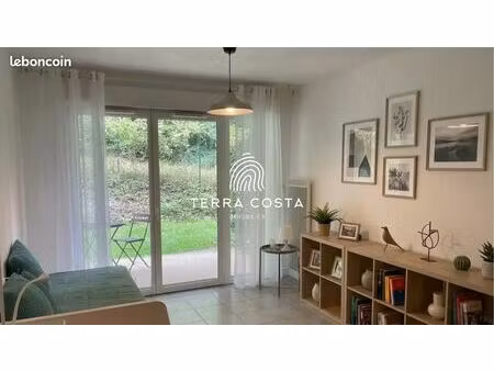 studio 1 pièce 28 m²