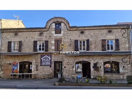 ensemble immobilier a fort potentiel au pied de la celebre cite de cordes-sur-ciel