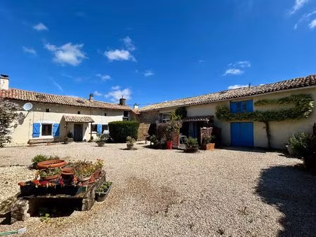 charmante ferme rénovée avec gîtes  spa et camping