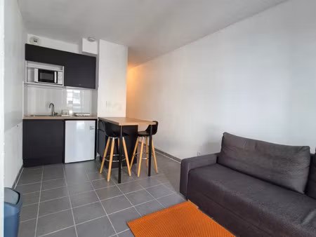 location appartement 1 pièce 22 m² à marseille 2 (13002)