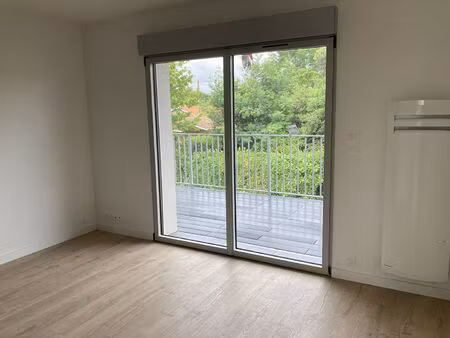 33470 gujan-mestras - a louer studio avec balcon