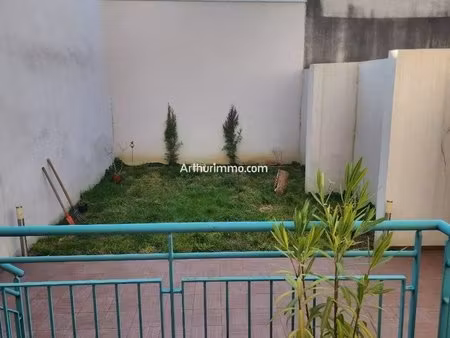 sucy en brie - studio 26 m² - terrasse et jardin privatifs