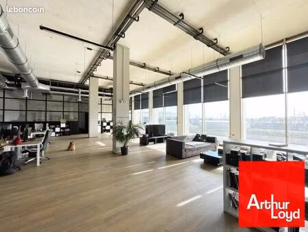 bureaux 543 m²