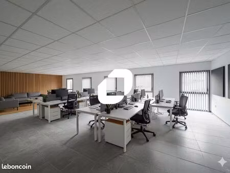 bureaux 493 m²