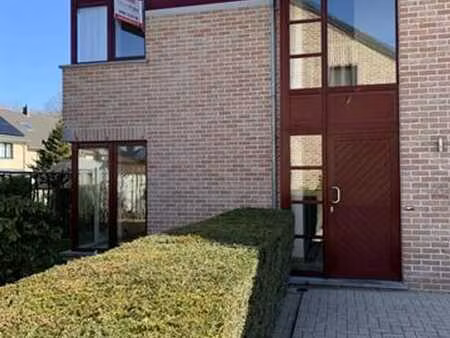 coquette maison 3 chambres - jardin - garage
