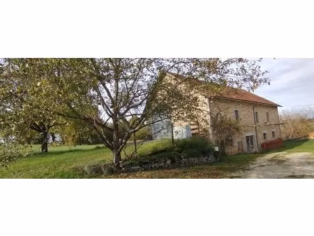 grange en pierre de 360 m² à rénover !