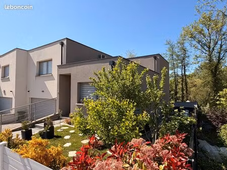 propriété 6 pièces 199 m²