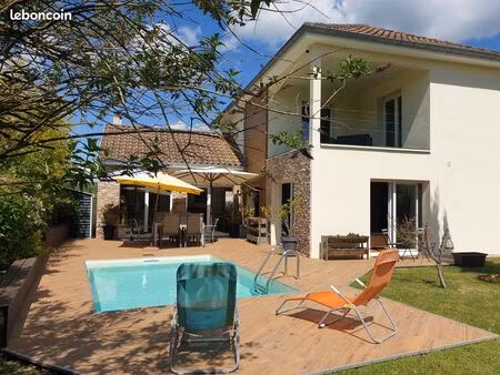 maison de 170 m² avec piscine